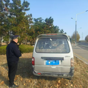 嚴(yán)查占綠停車，背街小巷也不行！