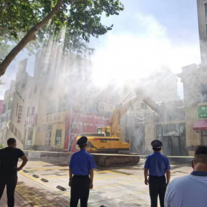 群策群力，攻堅(jiān)克難，積極拆除違法建筑