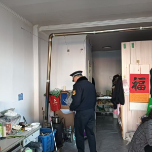 李園街道綜合行政執(zhí)法中隊(duì)：節(jié)前市容秩序整治，給城市“美顏”迎新年 ...