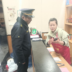 李園街道綜合行政執(zhí)法中隊：整治餐飲“油煙味”，守護(hù)城市“煙火氣” ...