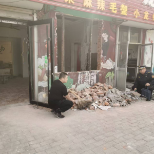 李園街道綜合行政執(zhí)法中隊(duì)開展集中整治擅自占用城市道路行為 ...