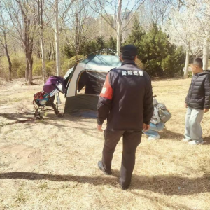 平度市鳳臺執(zhí)法中隊：護綠行動暖春意 文明游園共擔(dān)當(dāng)